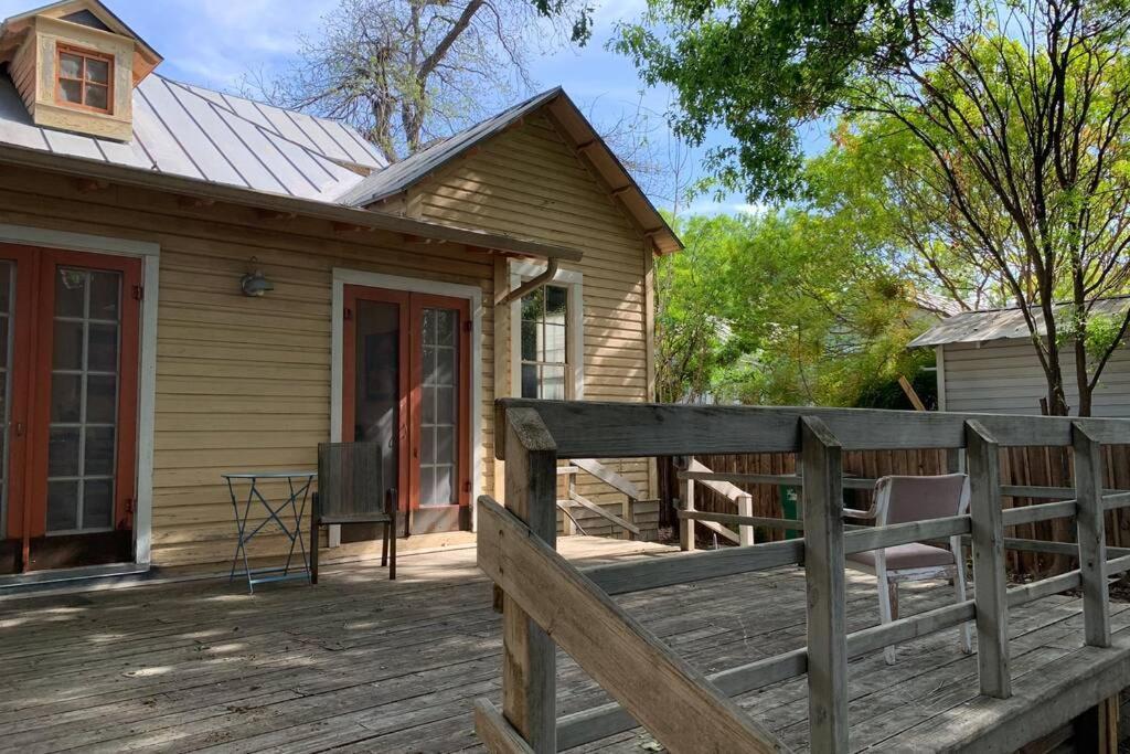 Holiday home 321# Downtown Antique Rose House *