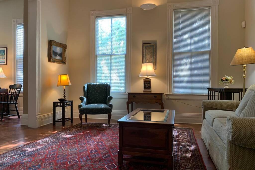 321# Downtown Antique Rose House * San Antonio
